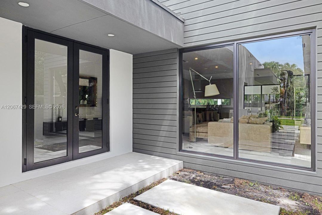 For Sale: $2,600,000 (5 beds, 3 baths, 3058 Square Feet)