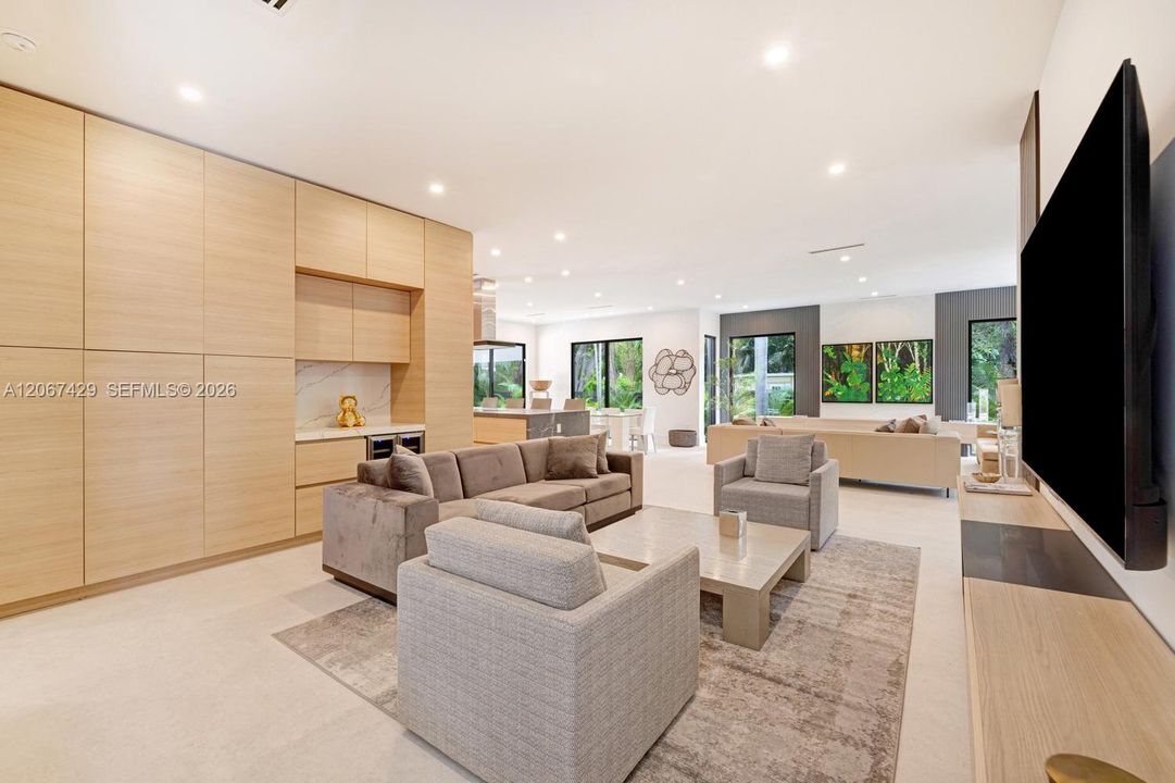 For Sale: $2,600,000 (5 beds, 3 baths, 3058 Square Feet)