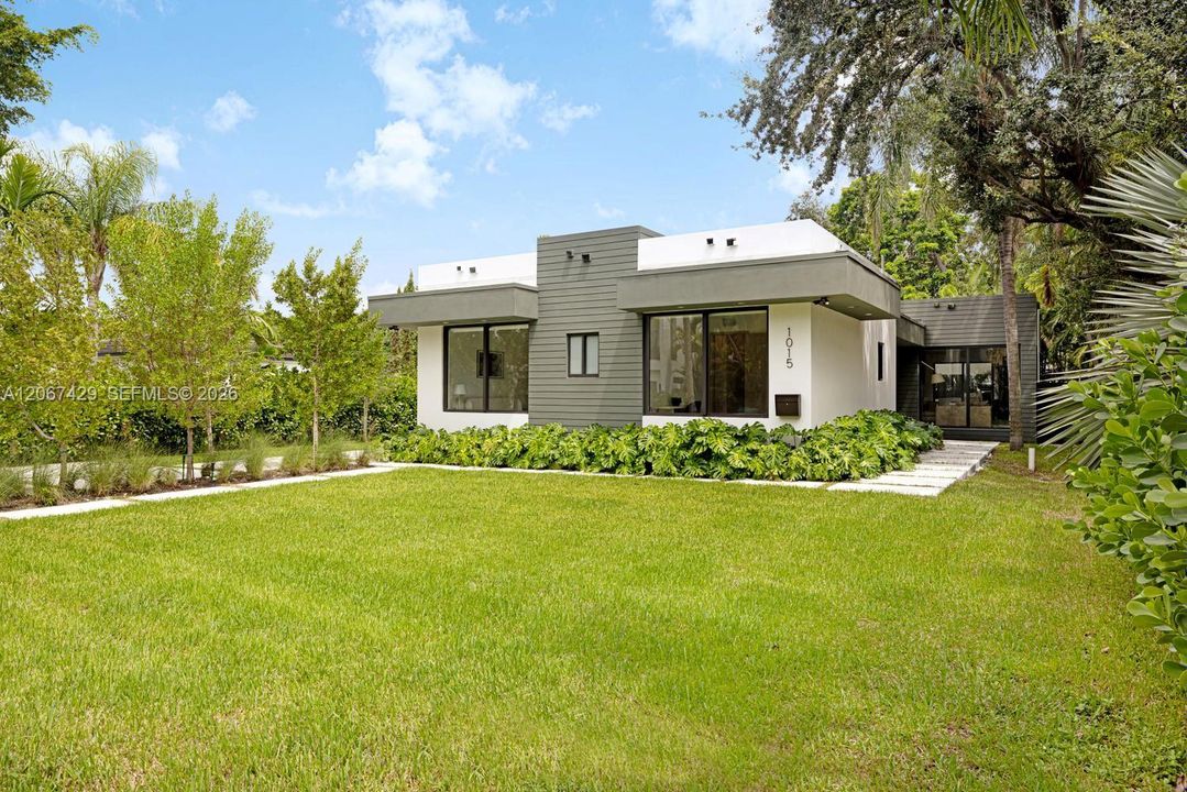 For Sale: $2,600,000 (5 beds, 3 baths, 3058 Square Feet)