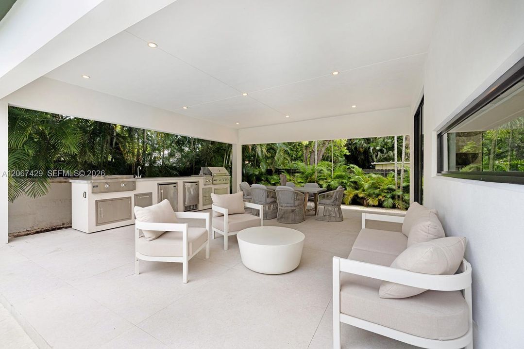 For Sale: $2,600,000 (5 beds, 3 baths, 3058 Square Feet)