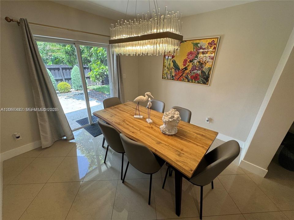В аренду: $4,700 (3 спален, 2 ванн, 1398 Квадратных фут)