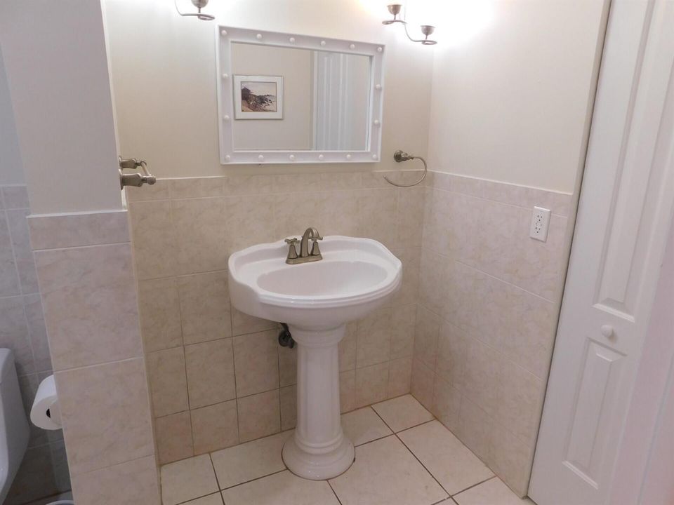 2nd Bathroom