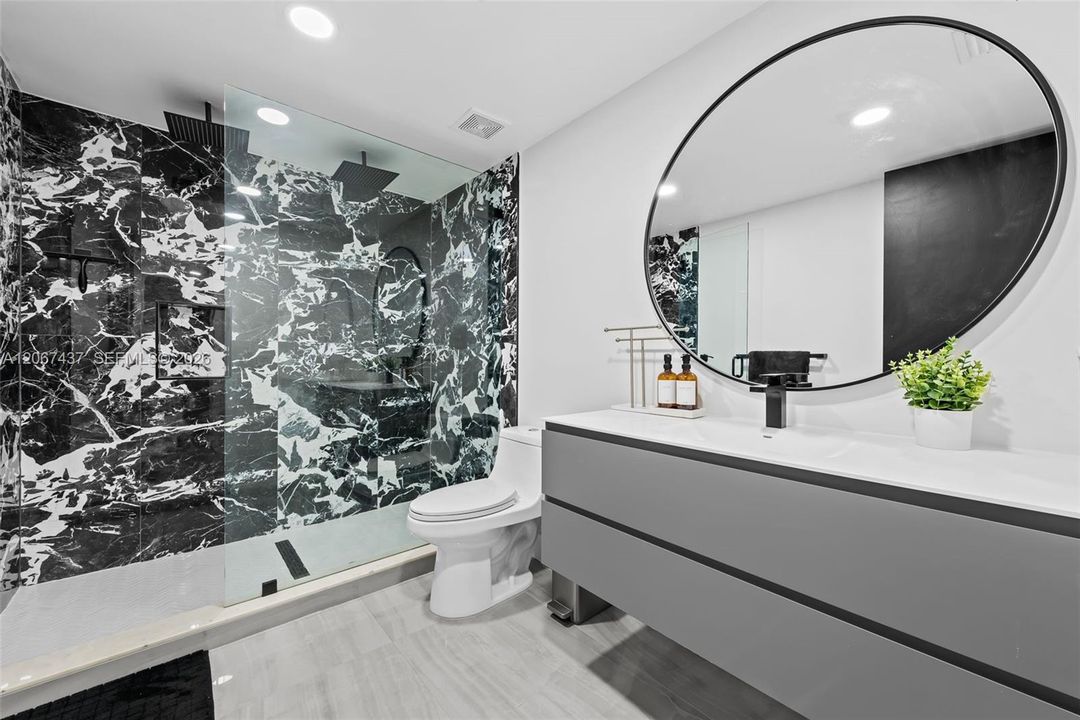 For Sale: $759,000 (3 beds, 3 baths, 1388 Square Feet)
