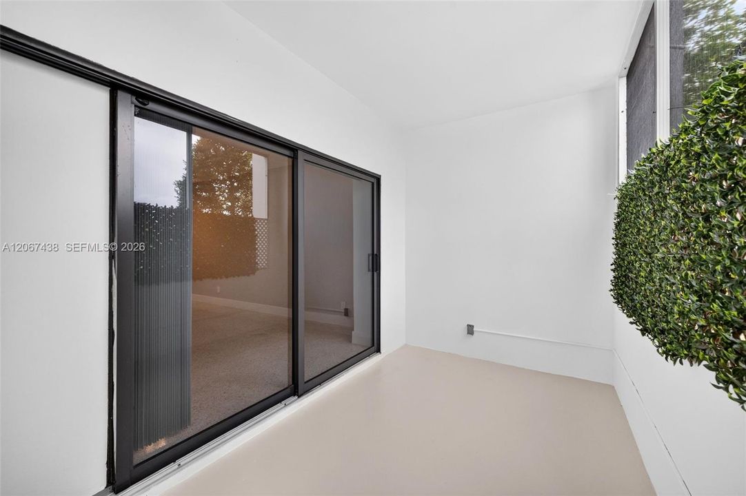 For Rent: $1,850 (1 beds, 1 baths, 520 Square Feet)