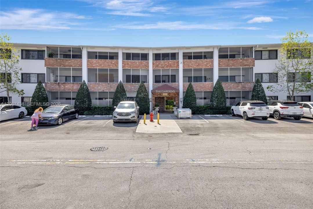 For Rent: $1,850 (1 beds, 1 baths, 520 Square Feet)