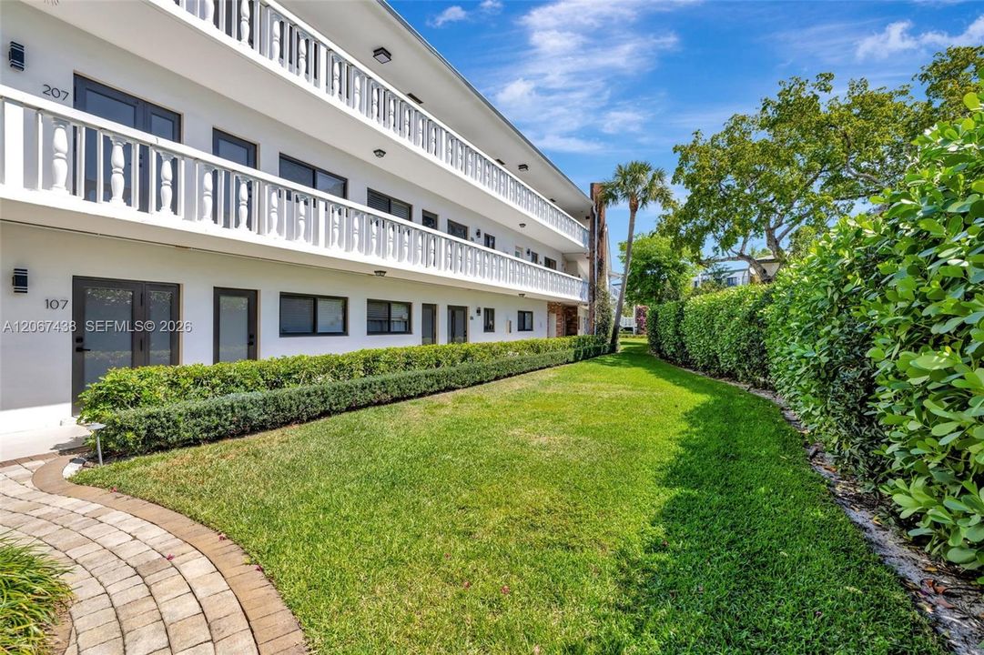 For Rent: $1,850 (1 beds, 1 baths, 520 Square Feet)