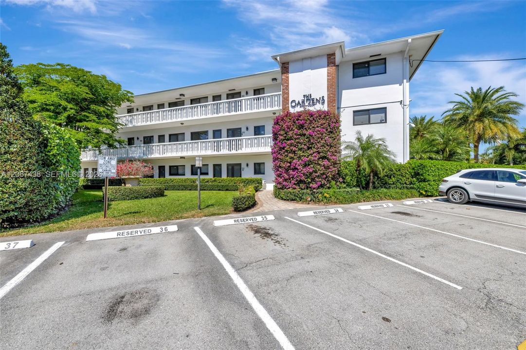 For Rent: $1,850 (1 beds, 1 baths, 520 Square Feet)