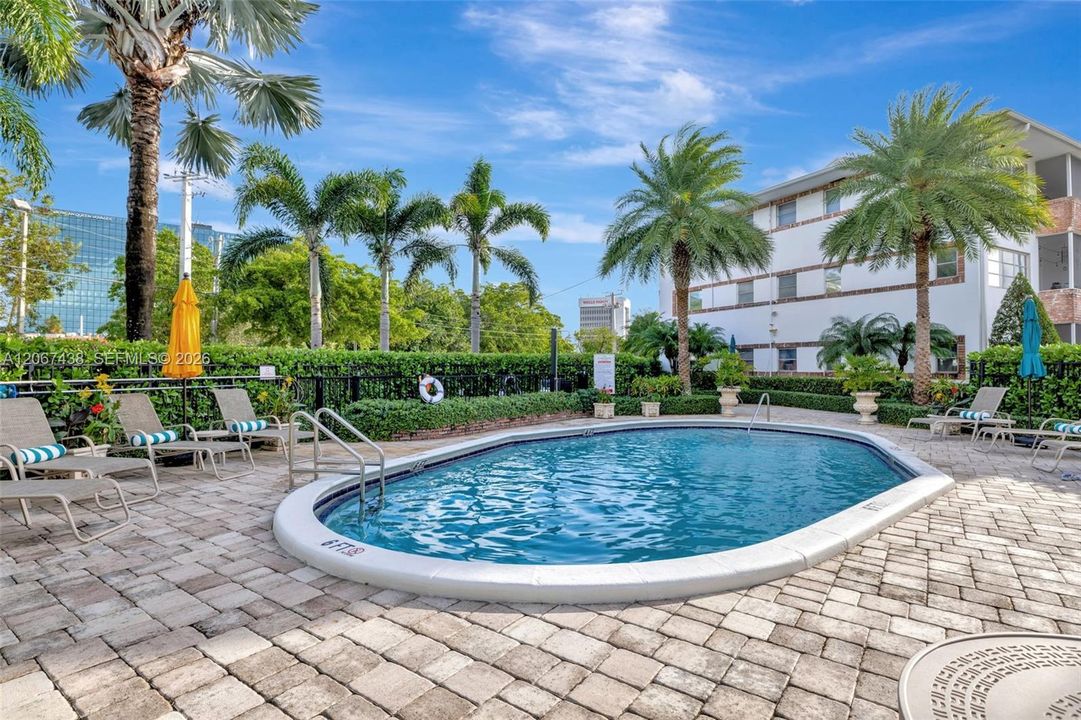 For Rent: $1,850 (1 beds, 1 baths, 520 Square Feet)