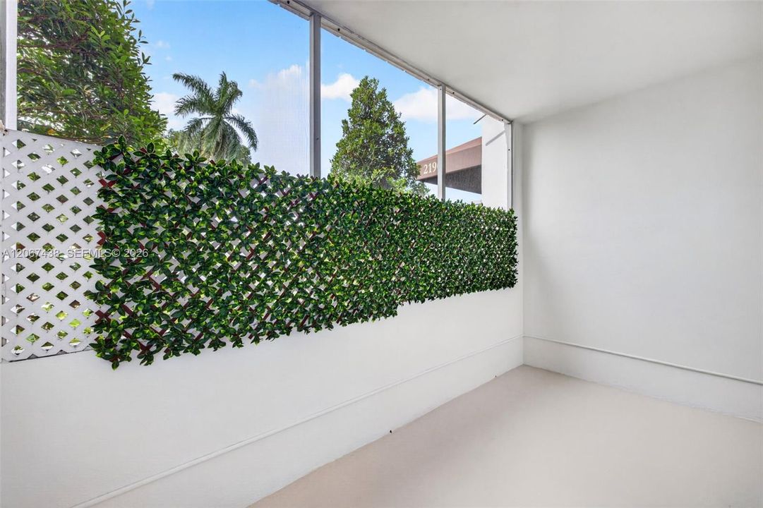 For Rent: $1,850 (1 beds, 1 baths, 520 Square Feet)