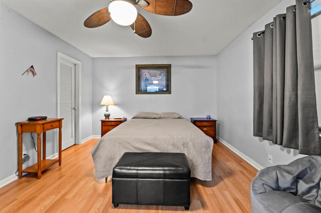18 Bedroom 02