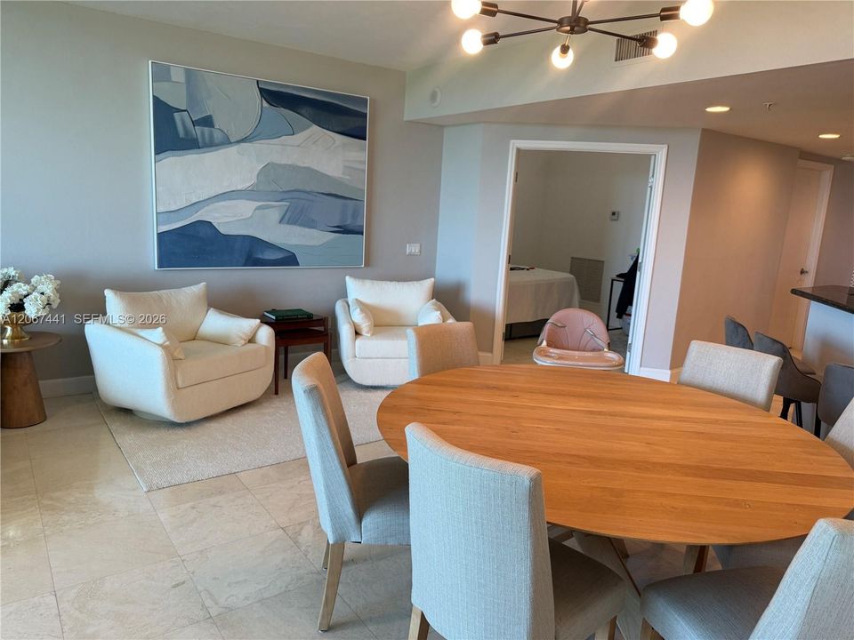 For Rent: $4,800 (3 beds, 2 baths, 1743 Square Feet)