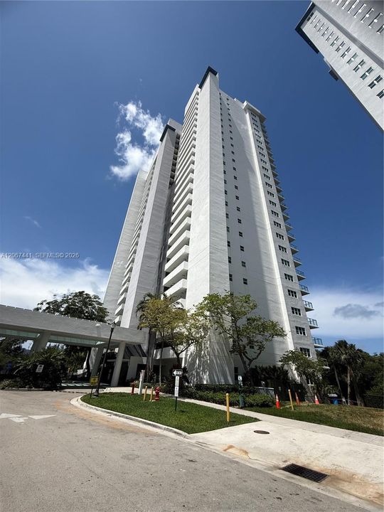 For Rent: $4,800 (3 beds, 2 baths, 1743 Square Feet)