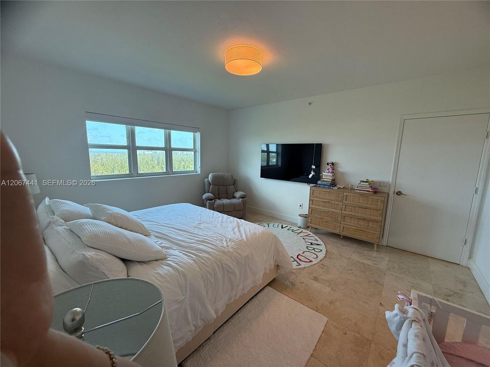 For Rent: $4,800 (3 beds, 2 baths, 1743 Square Feet)