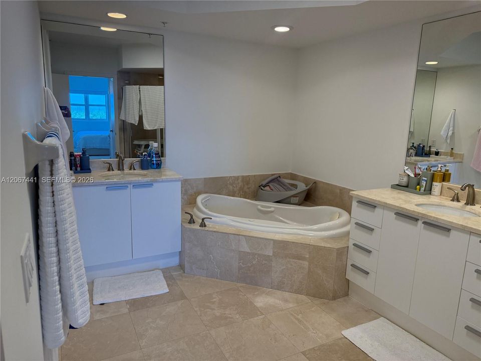 For Rent: $4,800 (3 beds, 2 baths, 1743 Square Feet)