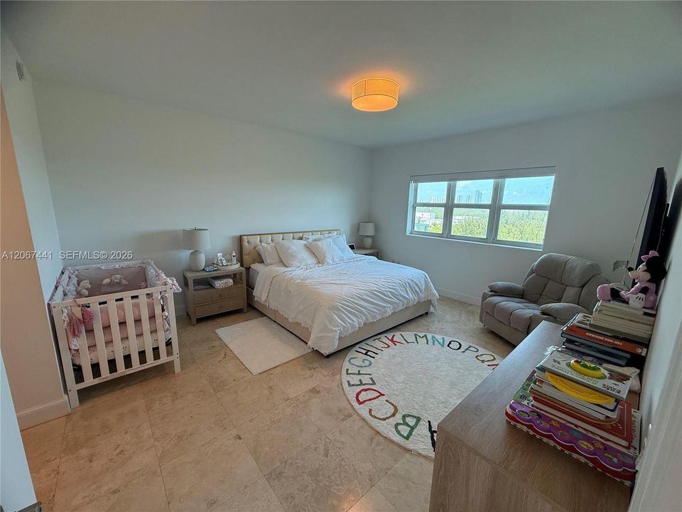 For Rent: $4,800 (3 beds, 2 baths, 1743 Square Feet)