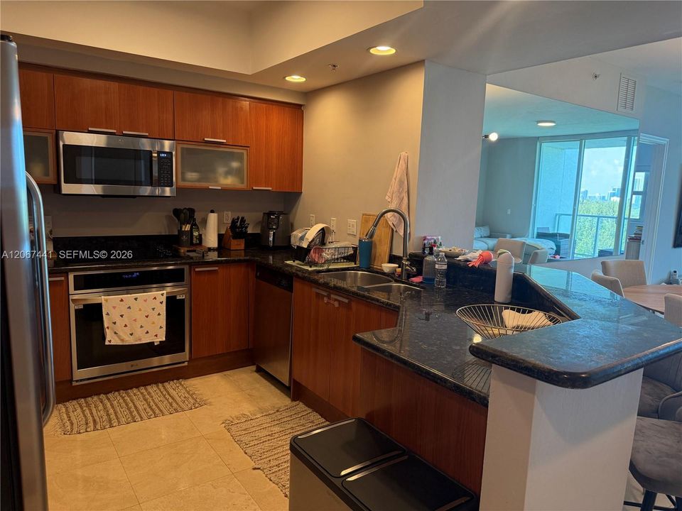 For Rent: $4,800 (3 beds, 2 baths, 1743 Square Feet)