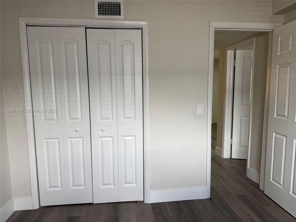 For Rent: $2,100 (2 beds, 1 baths, 700 Square Feet)
