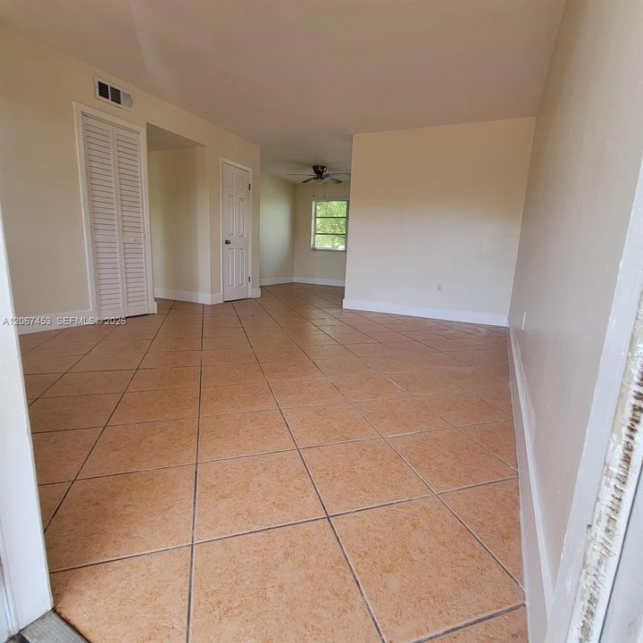 For Rent: $2,000 (2 beds, 1 baths, 3416 Square Feet)