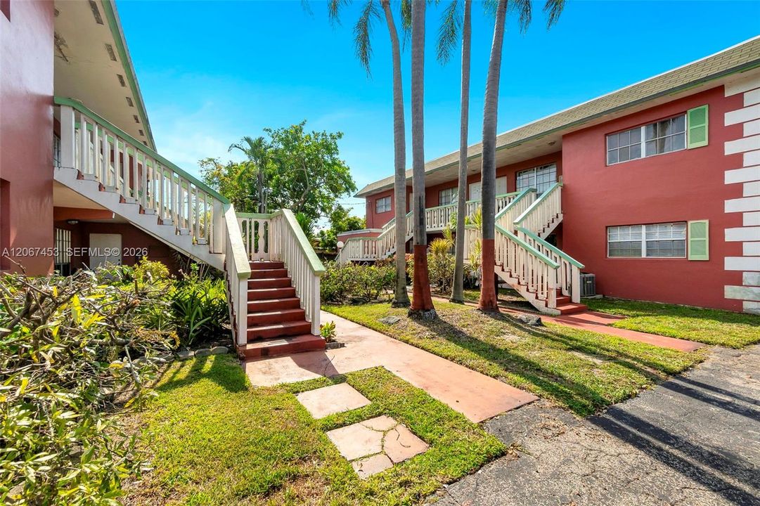 For Rent: $2,000 (2 beds, 1 baths, 3416 Square Feet)