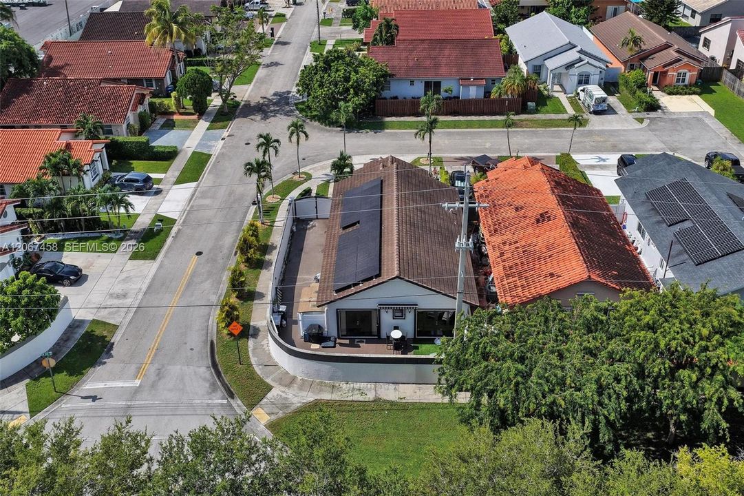 For Sale: $680,000 (3 beds, 2 baths, 1733 Square Feet)