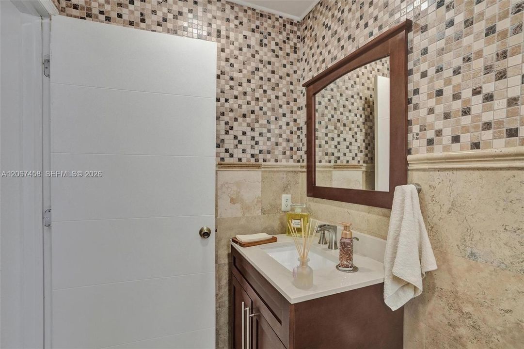 For Sale: $680,000 (3 beds, 2 baths, 1733 Square Feet)