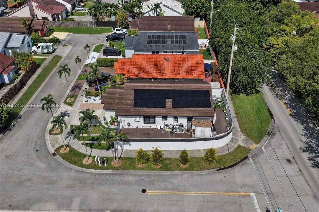 For Sale: $680,000 (3 beds, 2 baths, 1733 Square Feet)