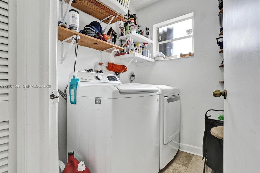 For Sale: $680,000 (3 beds, 2 baths, 1733 Square Feet)