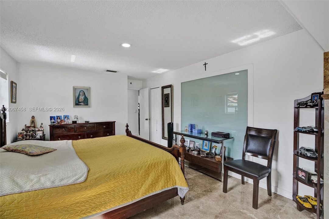 For Sale: $680,000 (3 beds, 2 baths, 1733 Square Feet)