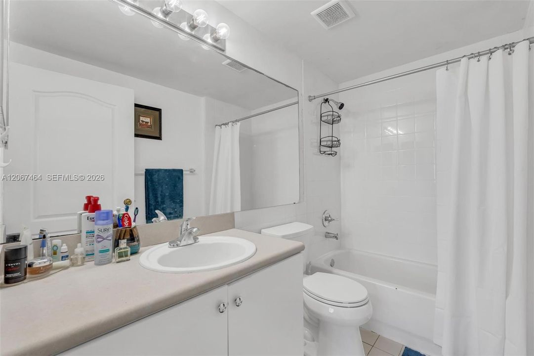 For Sale: $340,000 (2 beds, 2 baths, 787 Square Feet)