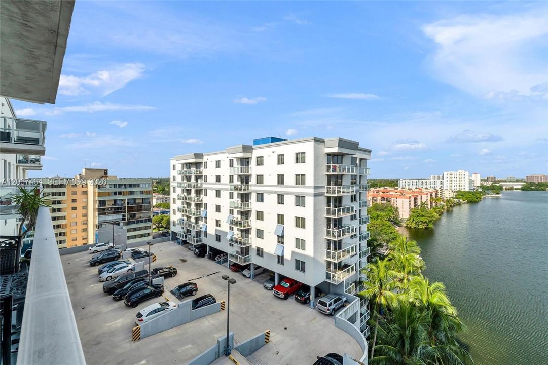 For Sale: $340,000 (2 beds, 2 baths, 787 Square Feet)