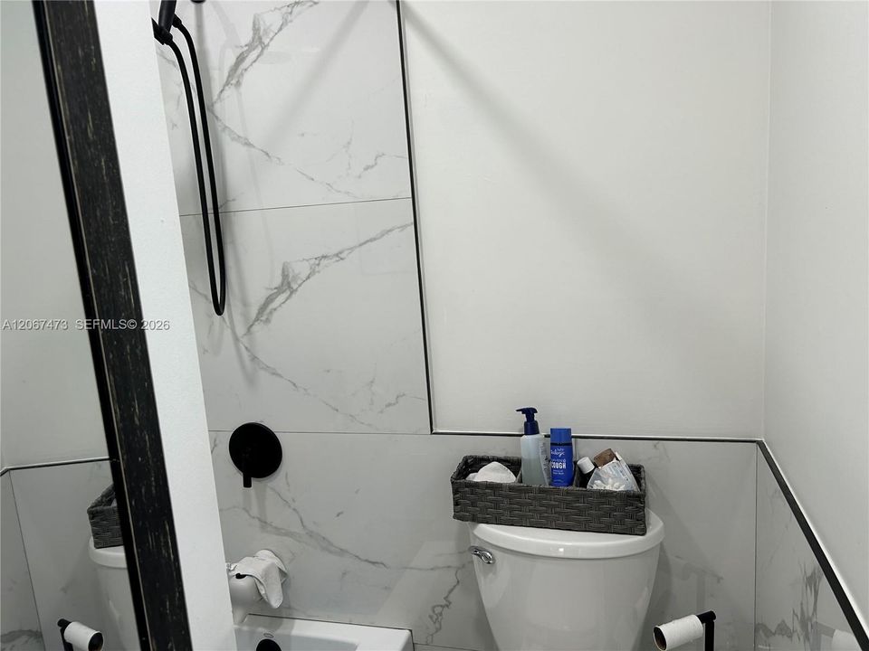 For Rent: $2,425 (2 beds, 2 baths, 1158 Square Feet)