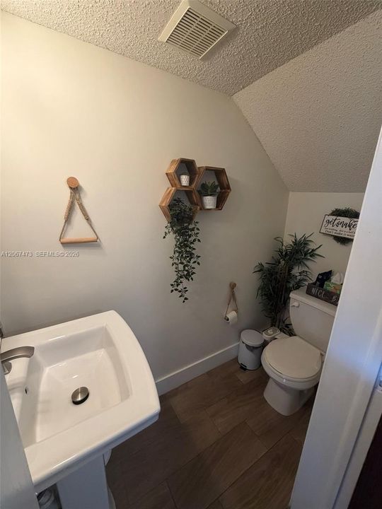 For Rent: $2,425 (2 beds, 2 baths, 1158 Square Feet)