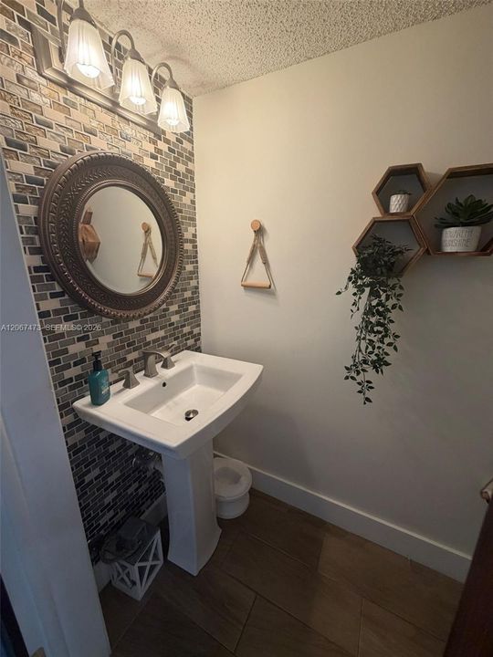 For Rent: $2,425 (2 beds, 2 baths, 1158 Square Feet)