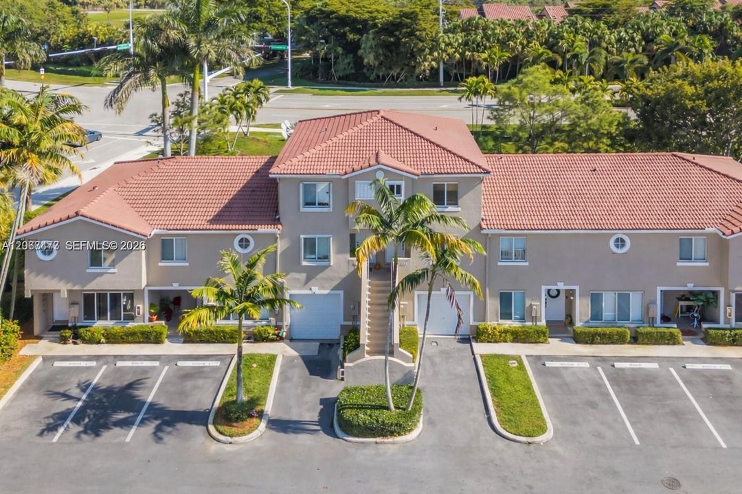 For Rent: $2,425 (2 beds, 2 baths, 1158 Square Feet)