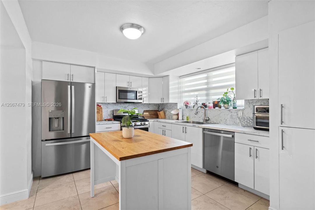 For Rent: $5,450 (4 beds, 3 baths, 2158 Square Feet)