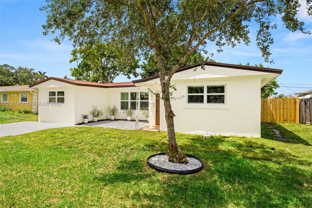 For Rent: $5,450 (4 beds, 3 baths, 2158 Square Feet)