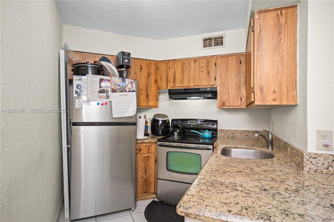 En Venta: $168,000 (2 camas, 2 baños, 890 Pies cuadrados)