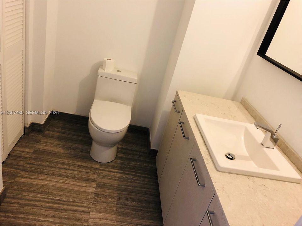 1/2 Bath