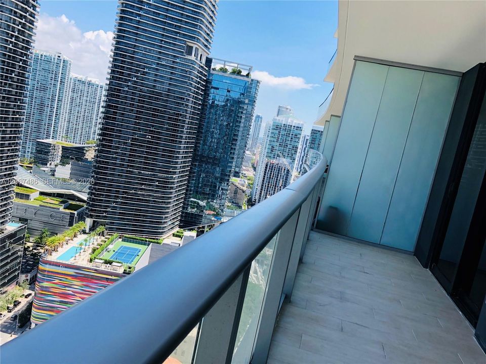 待售: $669,999 (1 贝兹, 1 浴室, 759 平方英尺)