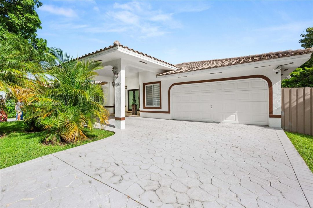 For Sale: $1,348,000 (4 beds, 3 baths, 2614 Square Feet)