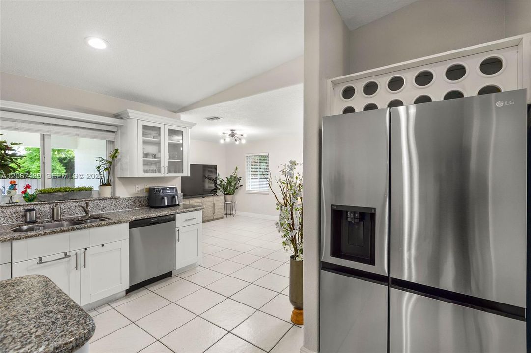 For Sale: $1,348,000 (4 beds, 3 baths, 2614 Square Feet)