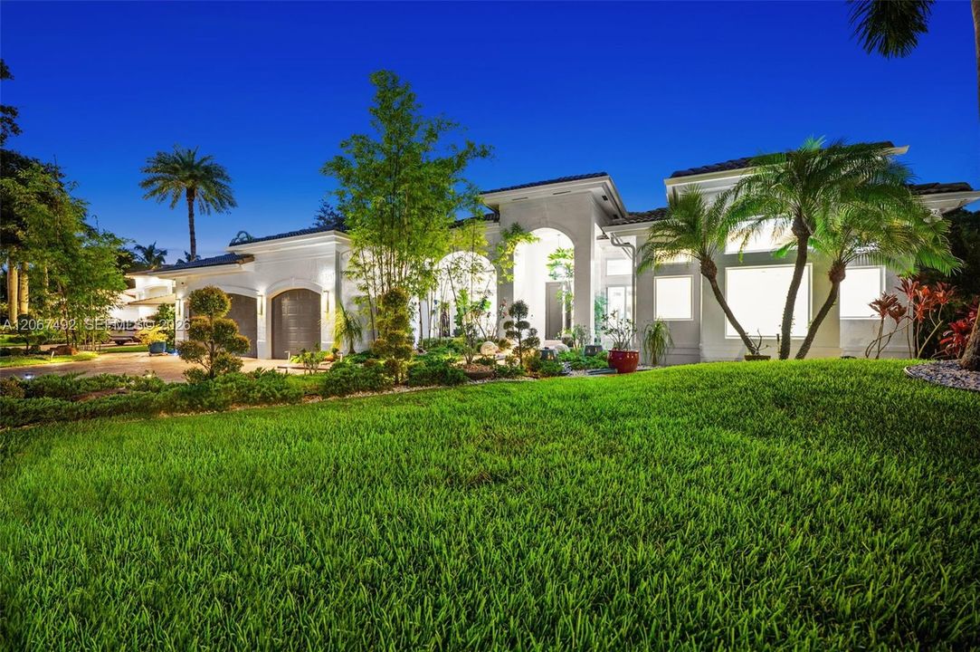 For Sale: $2,699,000 (5 beds, 3 baths, 3659 Square Feet)