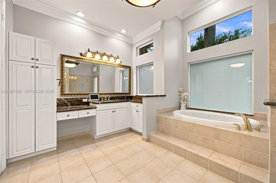 For Sale: $2,699,000 (5 beds, 3 baths, 3659 Square Feet)