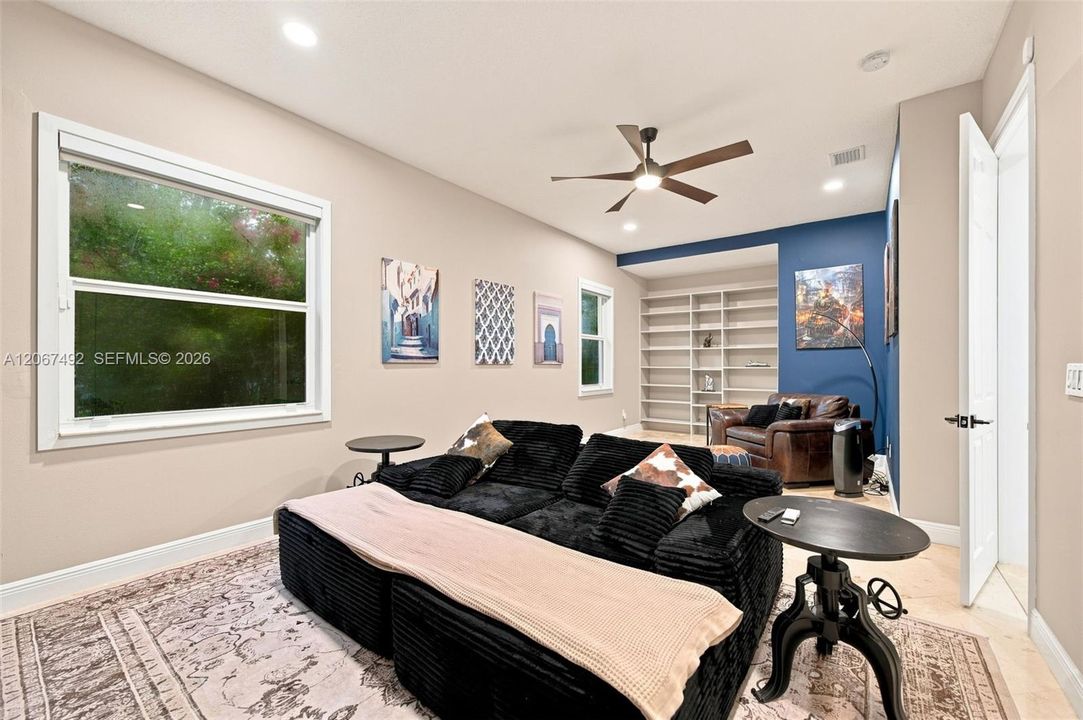 For Sale: $2,699,000 (5 beds, 3 baths, 3659 Square Feet)