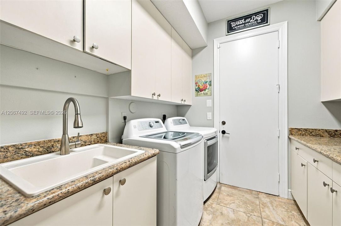 For Sale: $2,699,000 (5 beds, 3 baths, 3659 Square Feet)