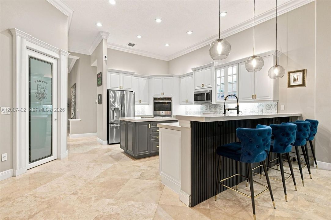 For Sale: $2,699,000 (5 beds, 3 baths, 3659 Square Feet)
