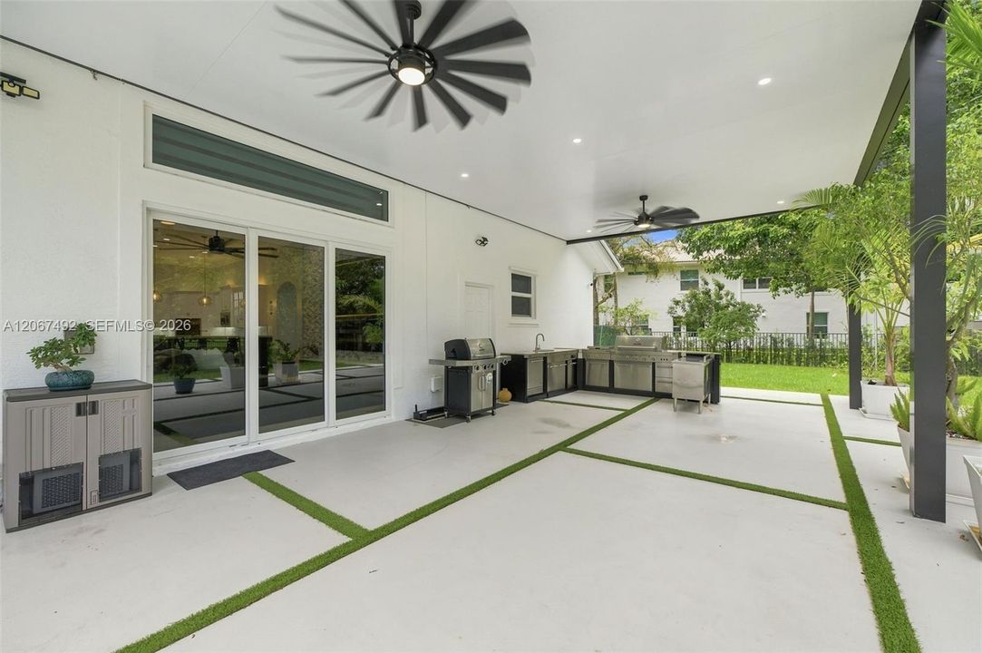 For Sale: $2,699,000 (5 beds, 3 baths, 3659 Square Feet)