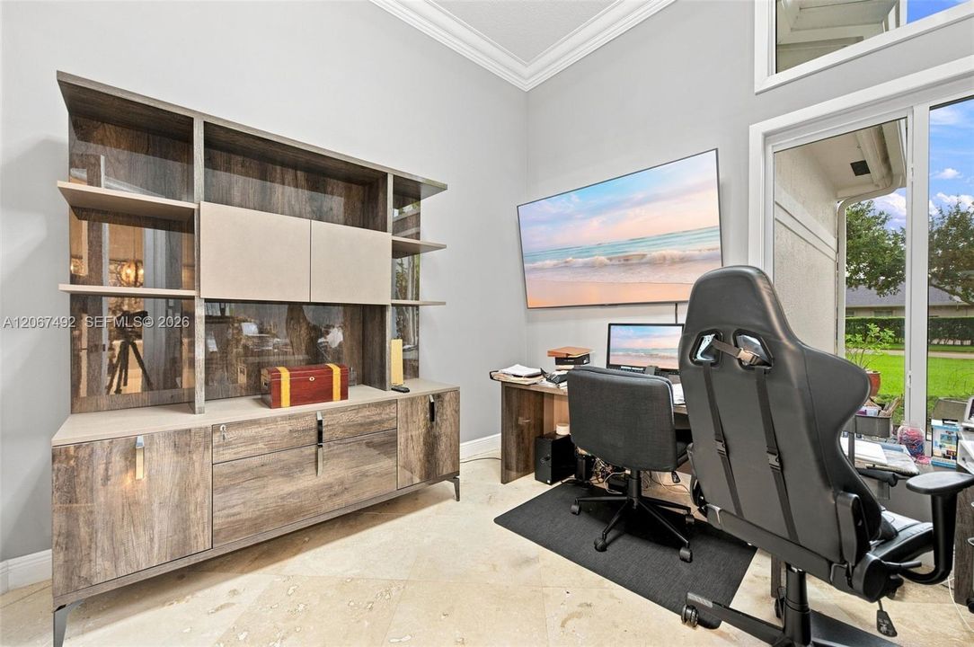 For Sale: $2,699,000 (5 beds, 3 baths, 3659 Square Feet)