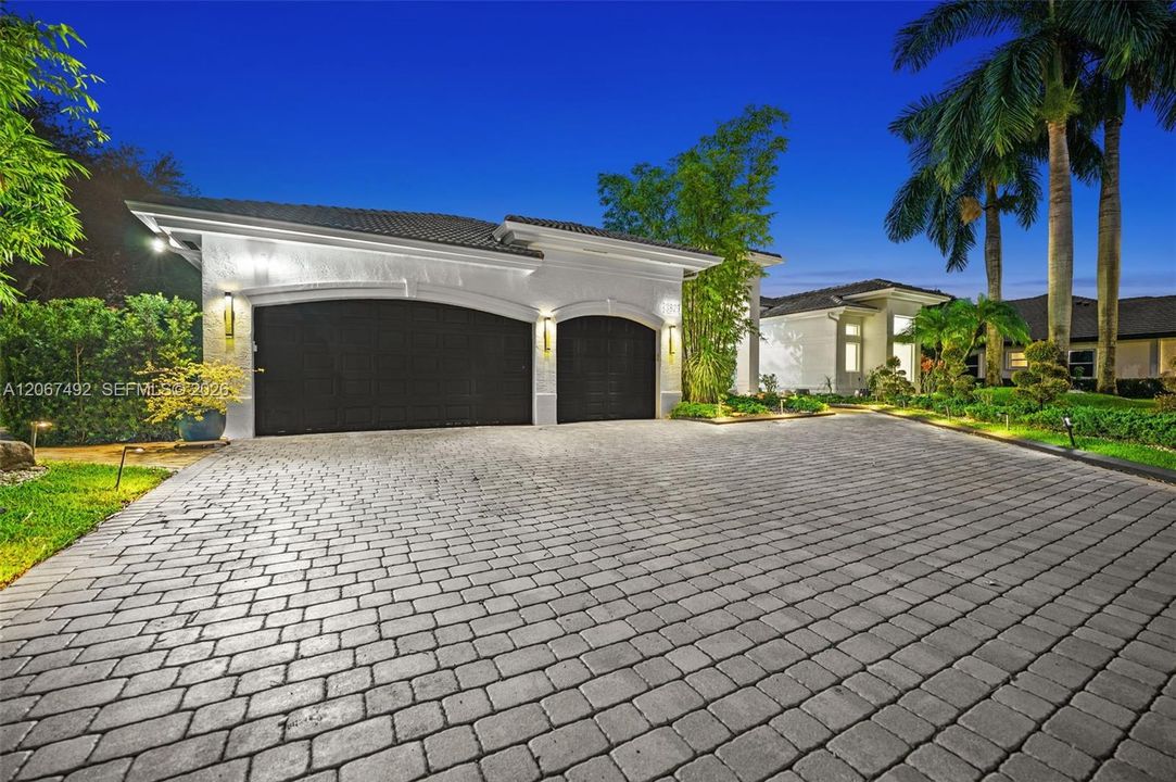 For Sale: $2,699,000 (5 beds, 3 baths, 3659 Square Feet)