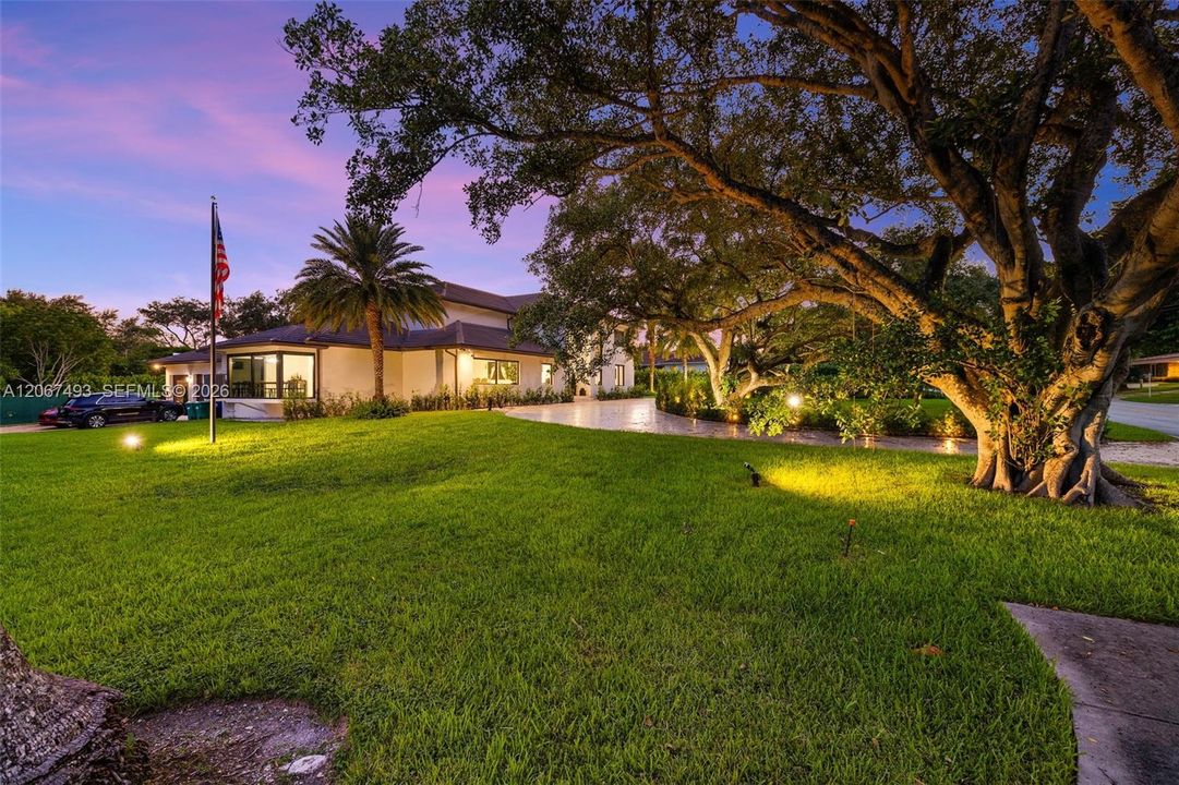For Sale: $6,200,000 (6 beds, 6 baths, 5991 Square Feet)